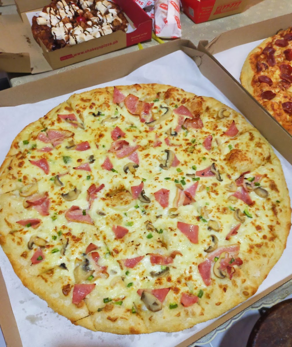 Shakey's Pizza Parlor - Maimpis-5