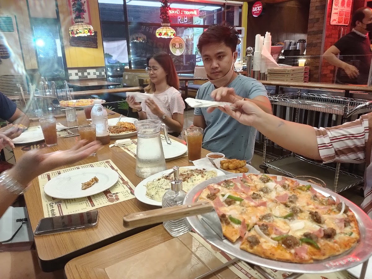Shakey's Pizza Parlor - Maimpis-6
