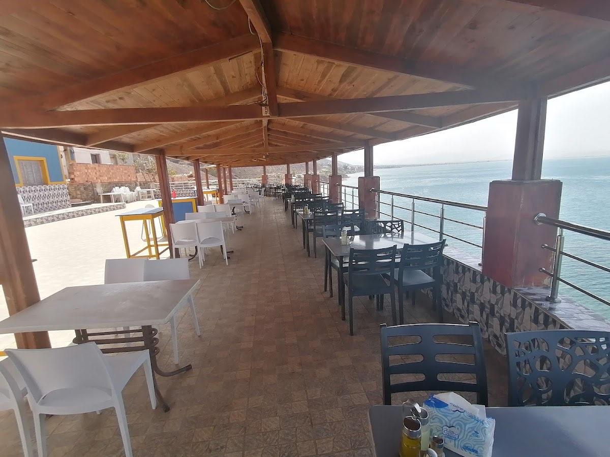 Shark’S Rock Restaurant