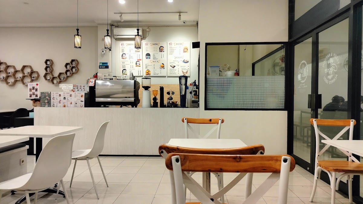 Shiji Coffee Sutomo