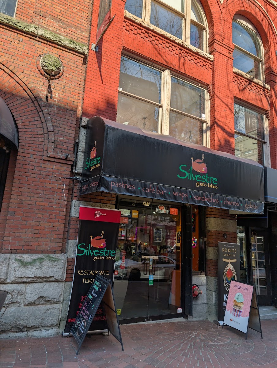 Silvestre Deli & Bistro-4