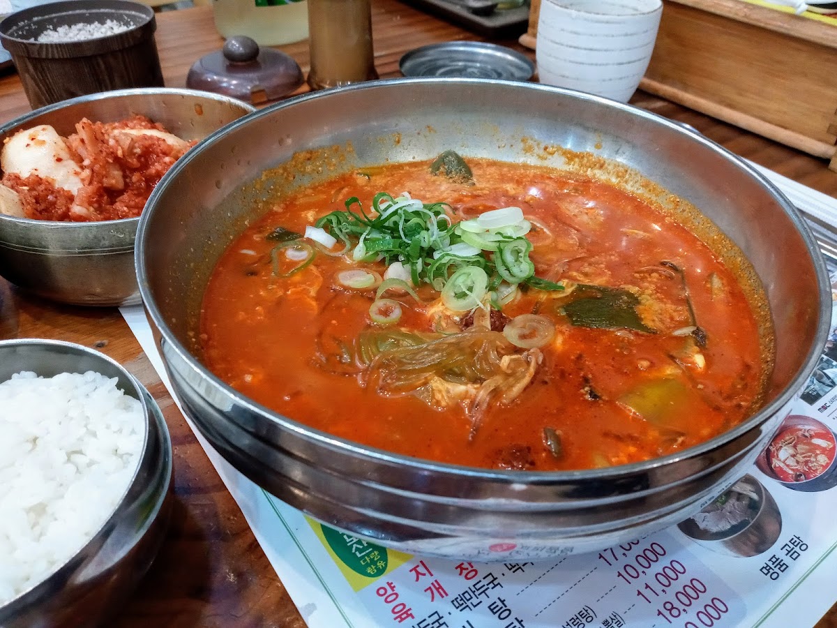 Sinchon Seolleongtang Main-10
