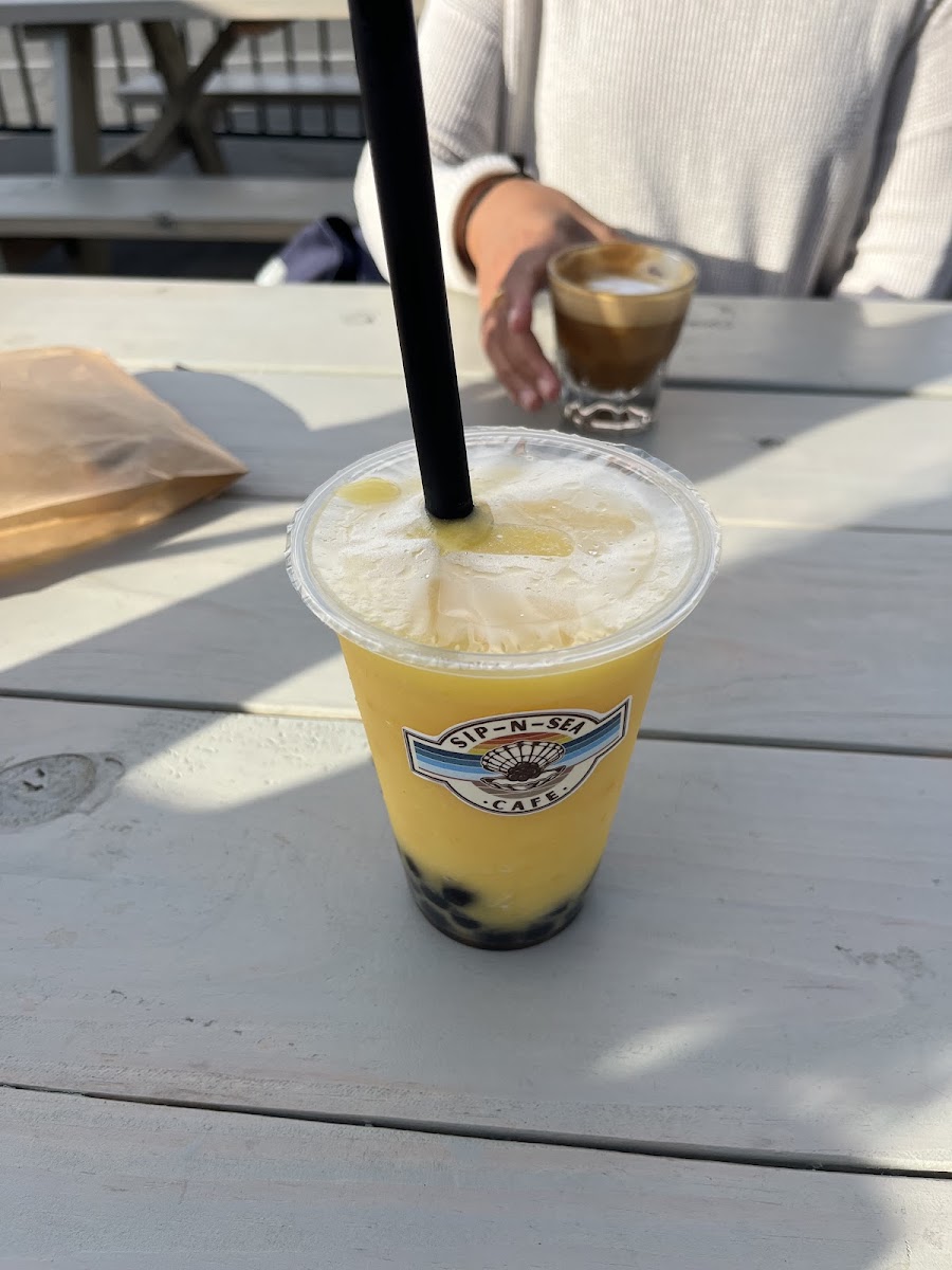 Sip-N-Sea: Coffee + Açaí-9