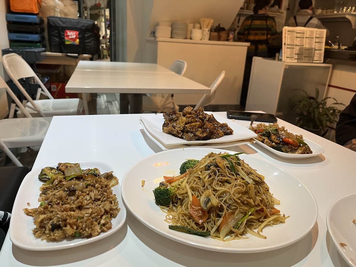 Sir Sun's Wok-4
