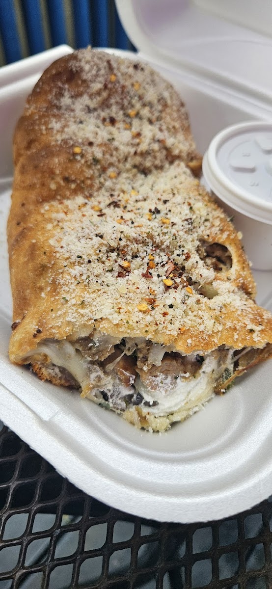 Siri's Gourmet Burgers & Pizza-5