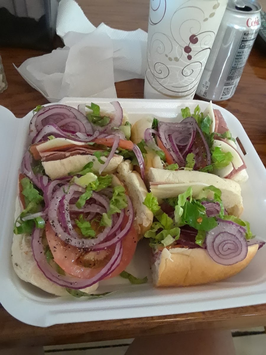 Siri's Gourmet Burgers & Pizza-8