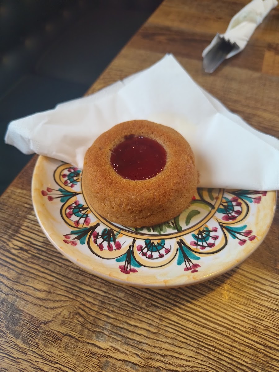 Six Hills Café, Bakery & Pizzeria-8