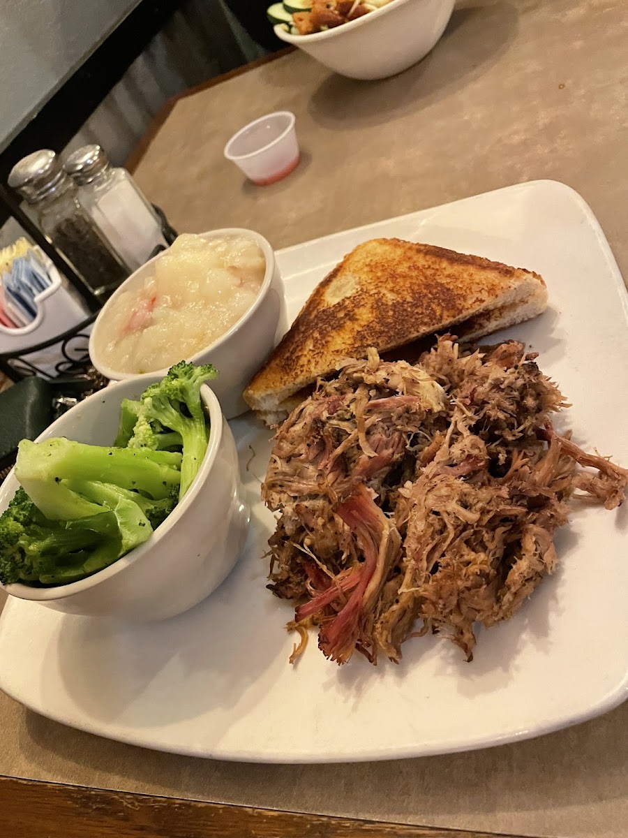 Skootr's Restaurant & Bar-5