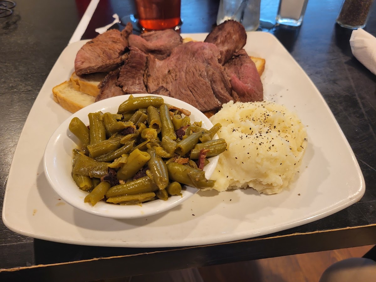 Skootr's Restaurant & Bar-7