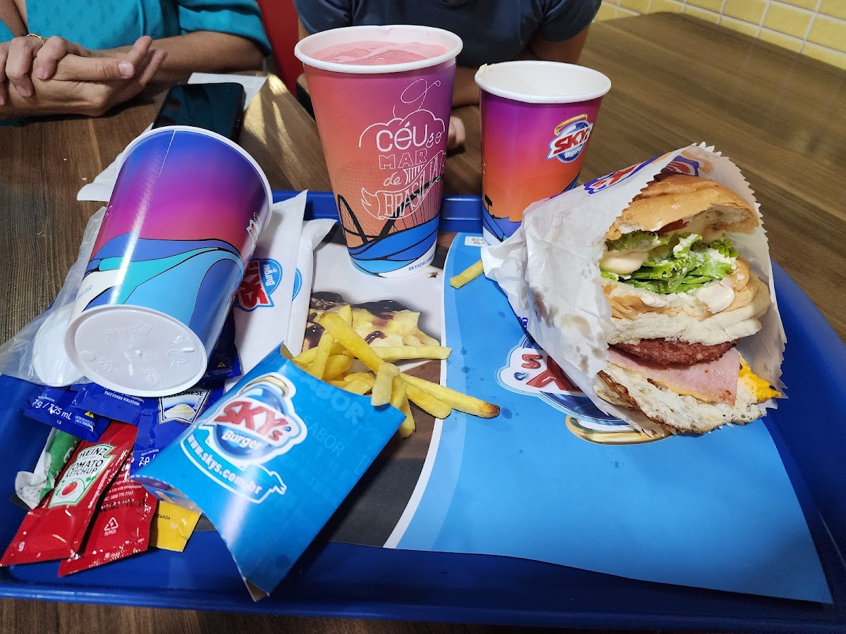 Sky's Burger 716 Norte-4