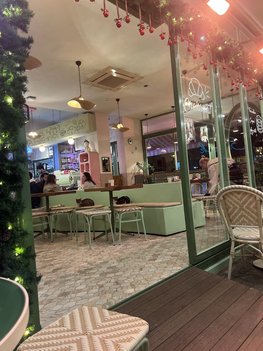 Smak Cafe & Eatery-3