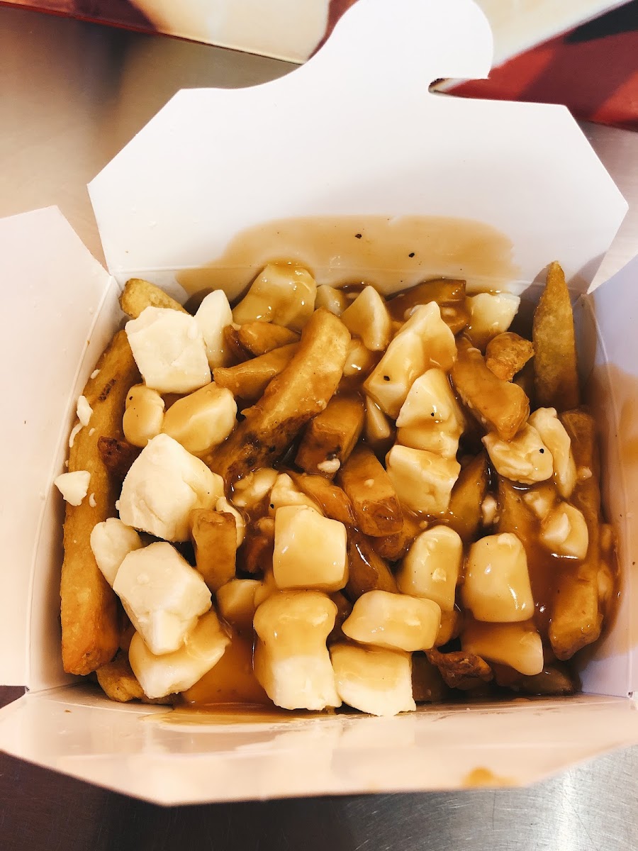 Smoke's Poutinerie Halifax-3
