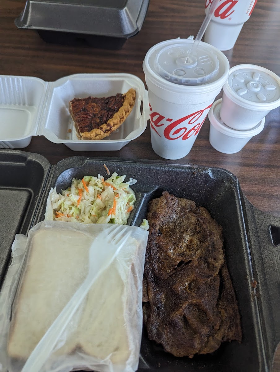 Smokey Pig Bar-B-Q-10