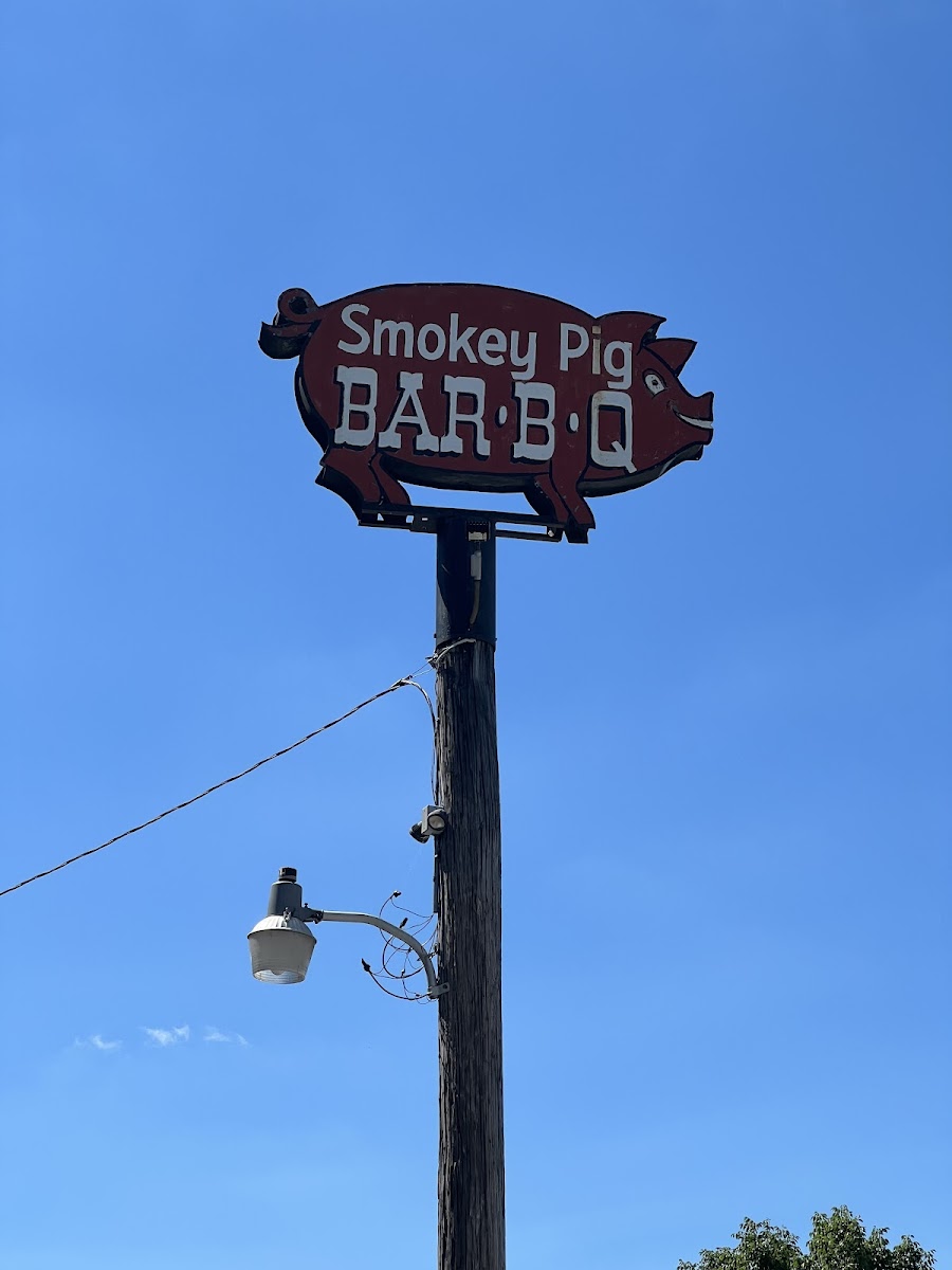 Smokey Pig Bar-B-Q-4