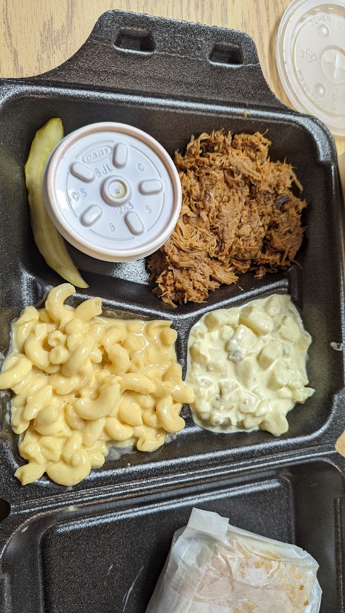Smokey Pig Bar-B-Q-8