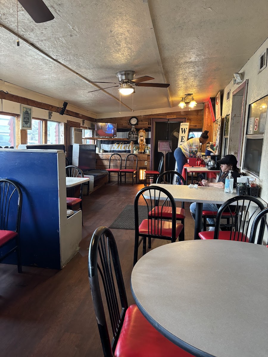 Smokey's Bbq-3