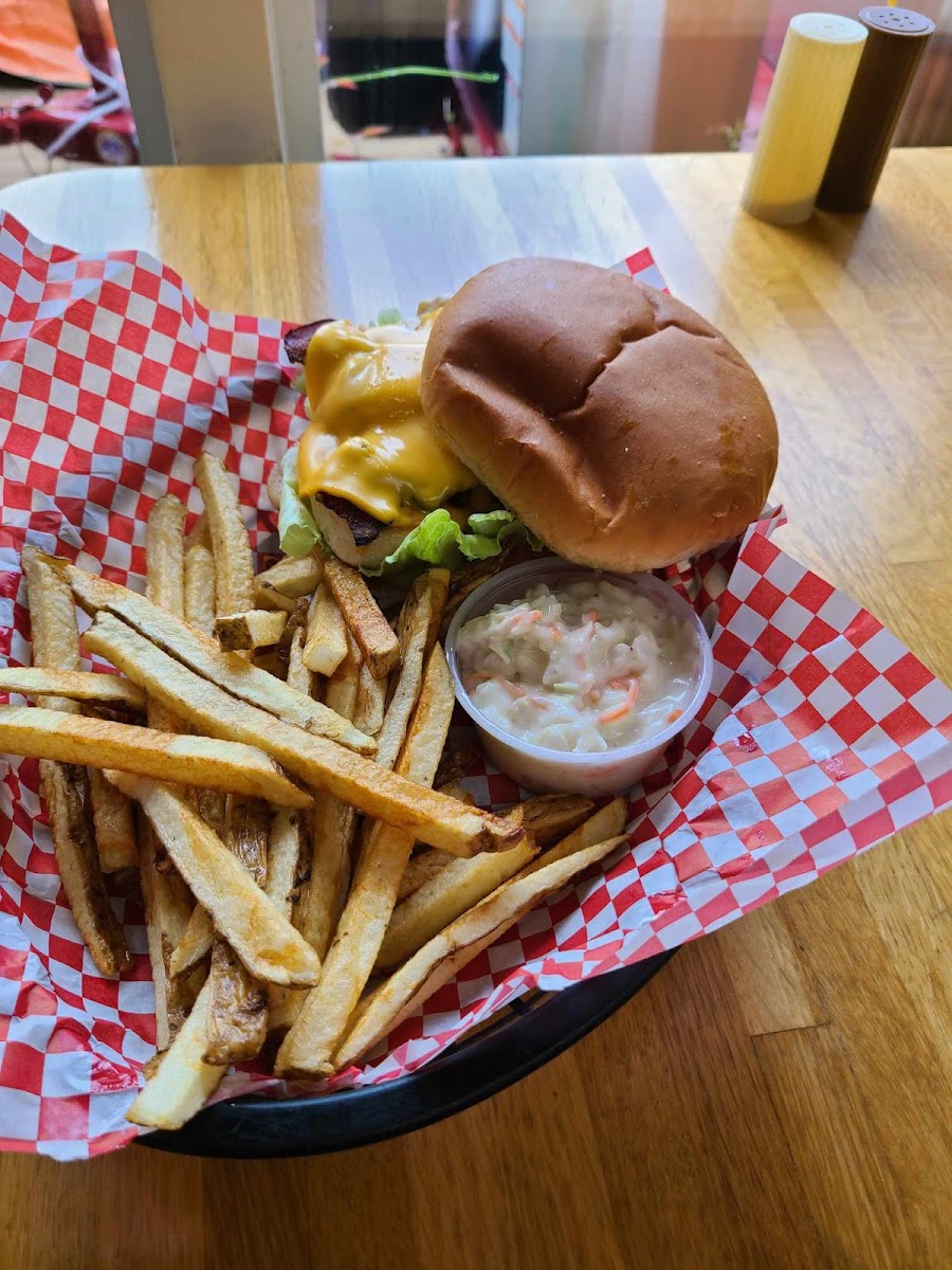 Smokey's Country Diner-2