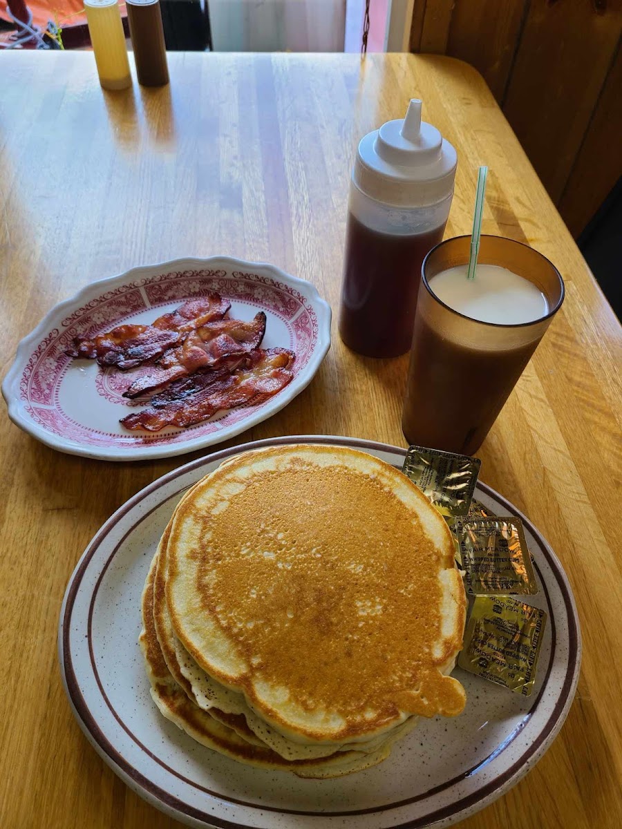 Smokey's Country Diner-4