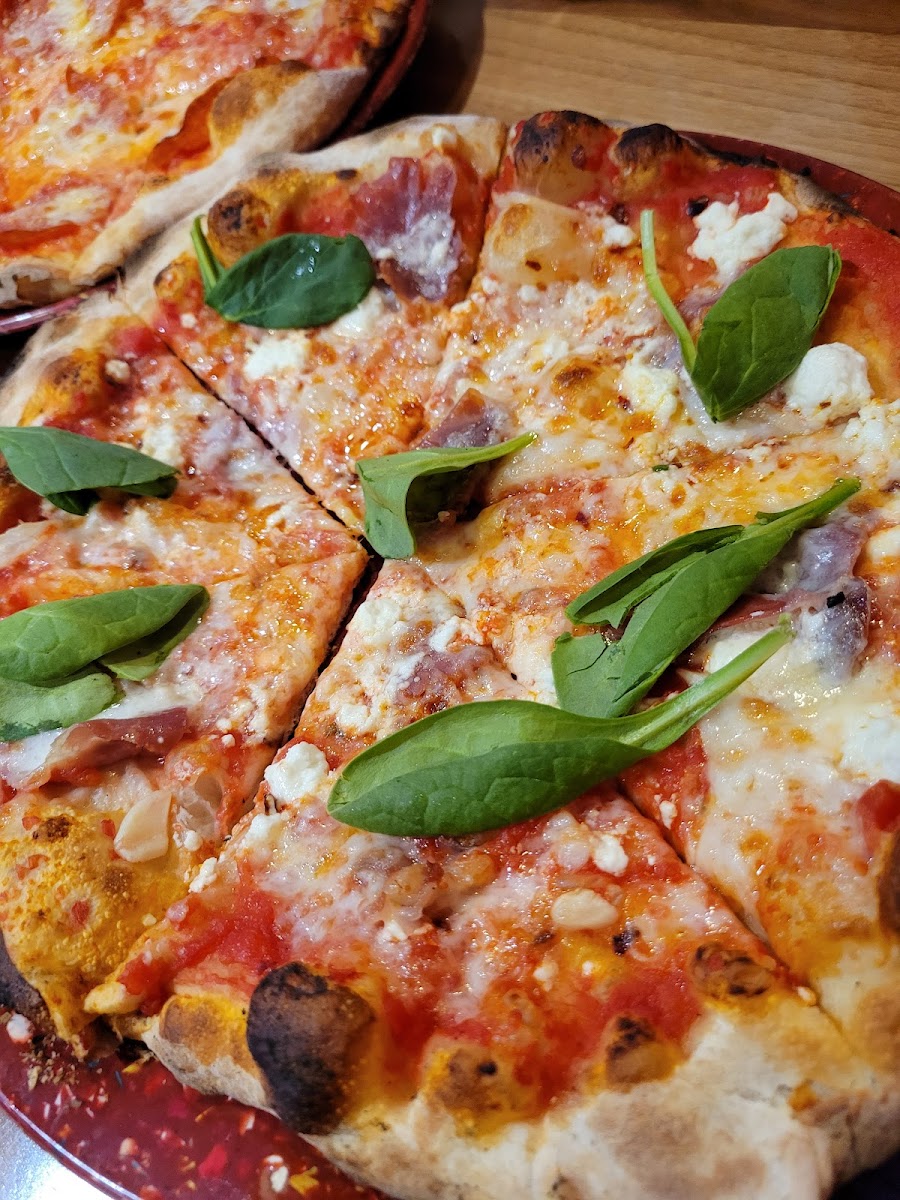 Smokin' Oak Wood-Fired Pizza And Taproom-6