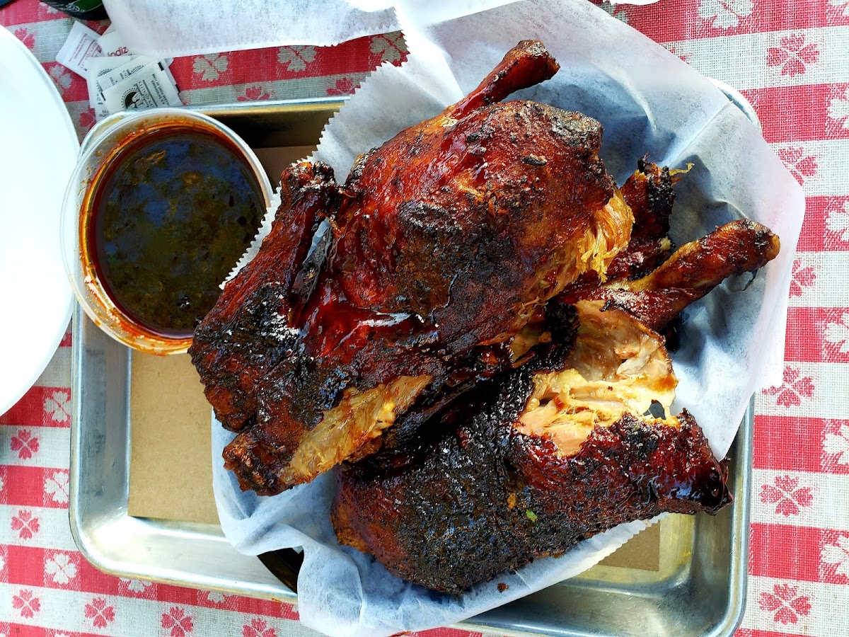 Smokin' Wolf Bbq & More-8