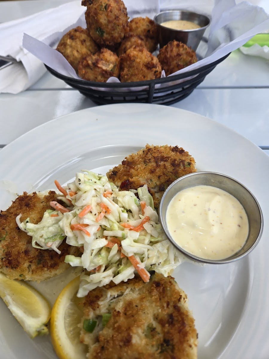 Snappers Oceanfront Restaurant & Bar-9