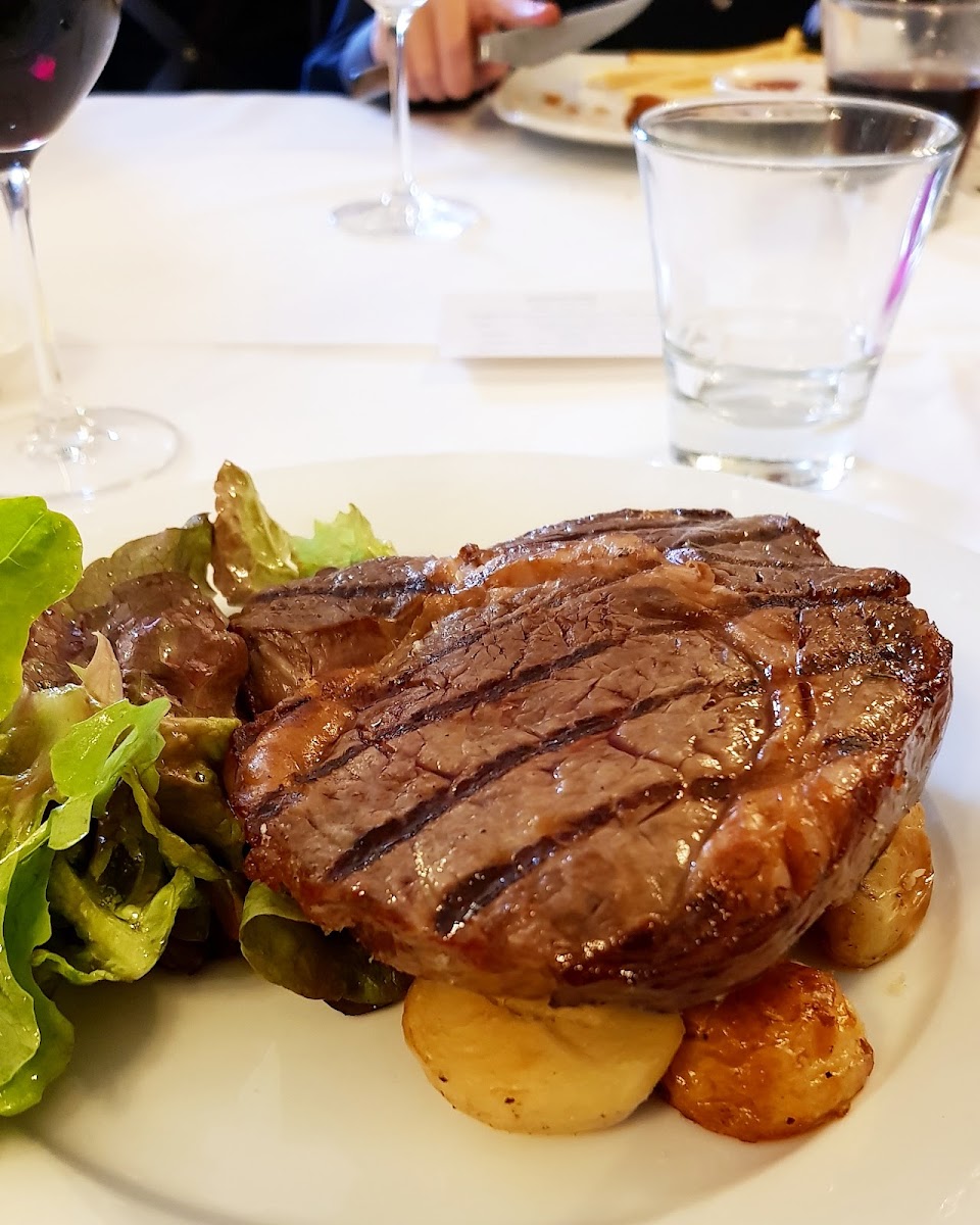 Sneaky's Restaurant-5