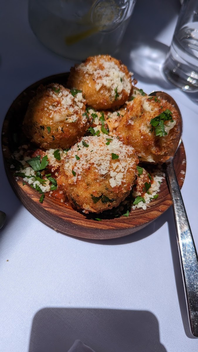 Sneaky's Restaurant-6
