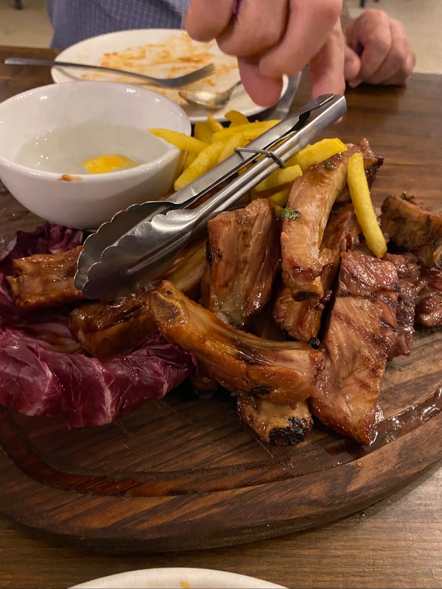 Sneaky's Restaurant-7