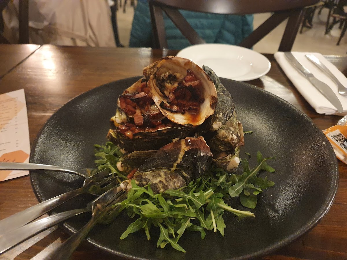 Sneaky's Restaurant-8