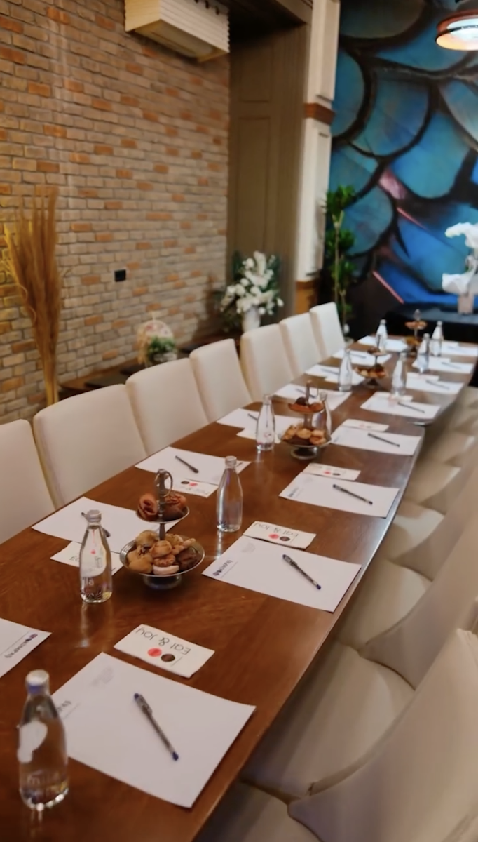 Social Lounge Restaurant Cafe & Bakery