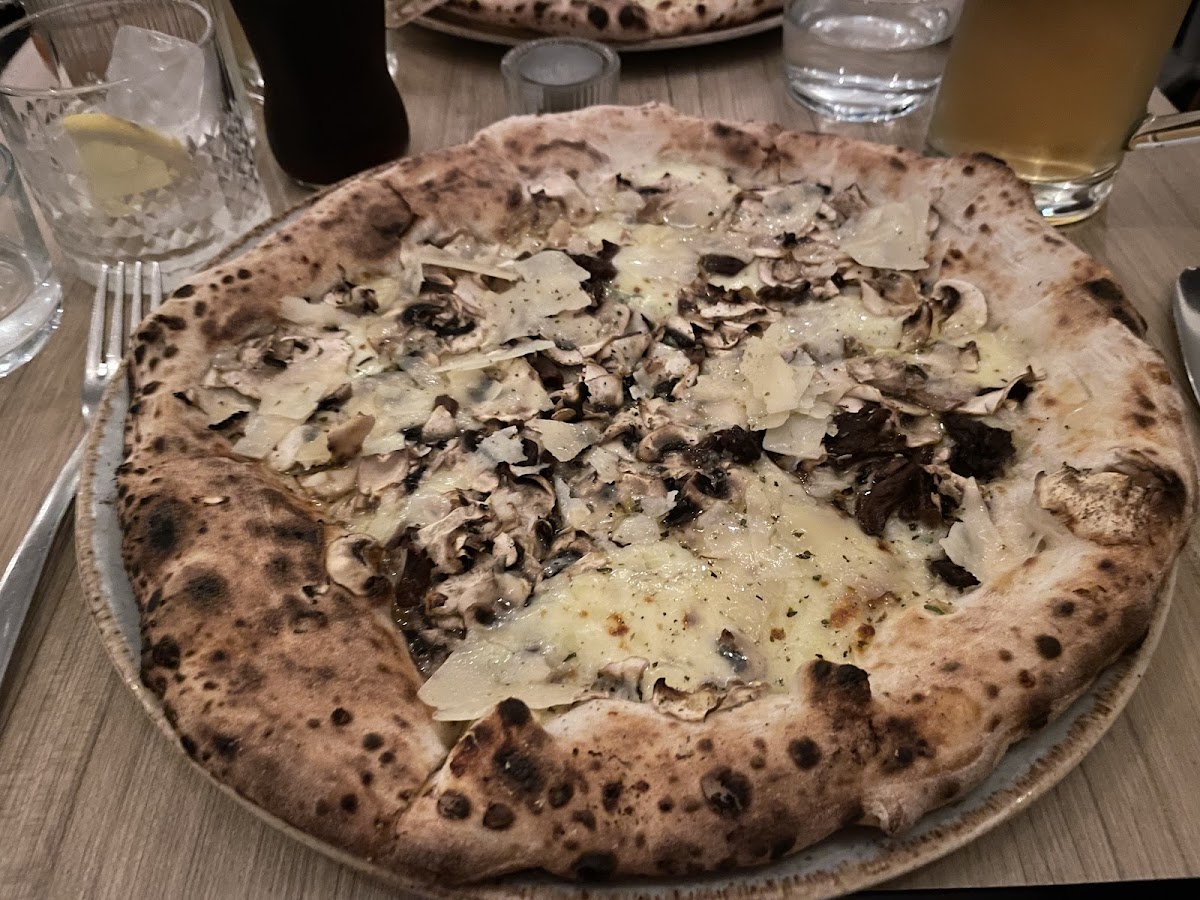 Society Pizza Bar, Bondi Beach-10