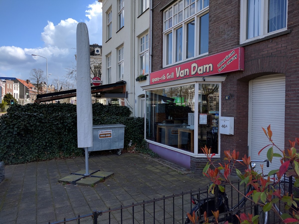 Spare-Rib Grill Van Dam