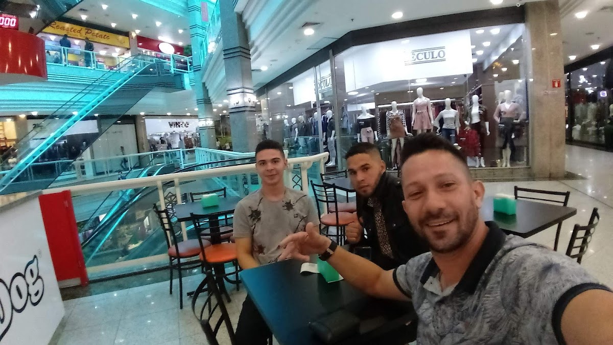 Sr. Dog Lanches - Royal Plaza Shopping-7