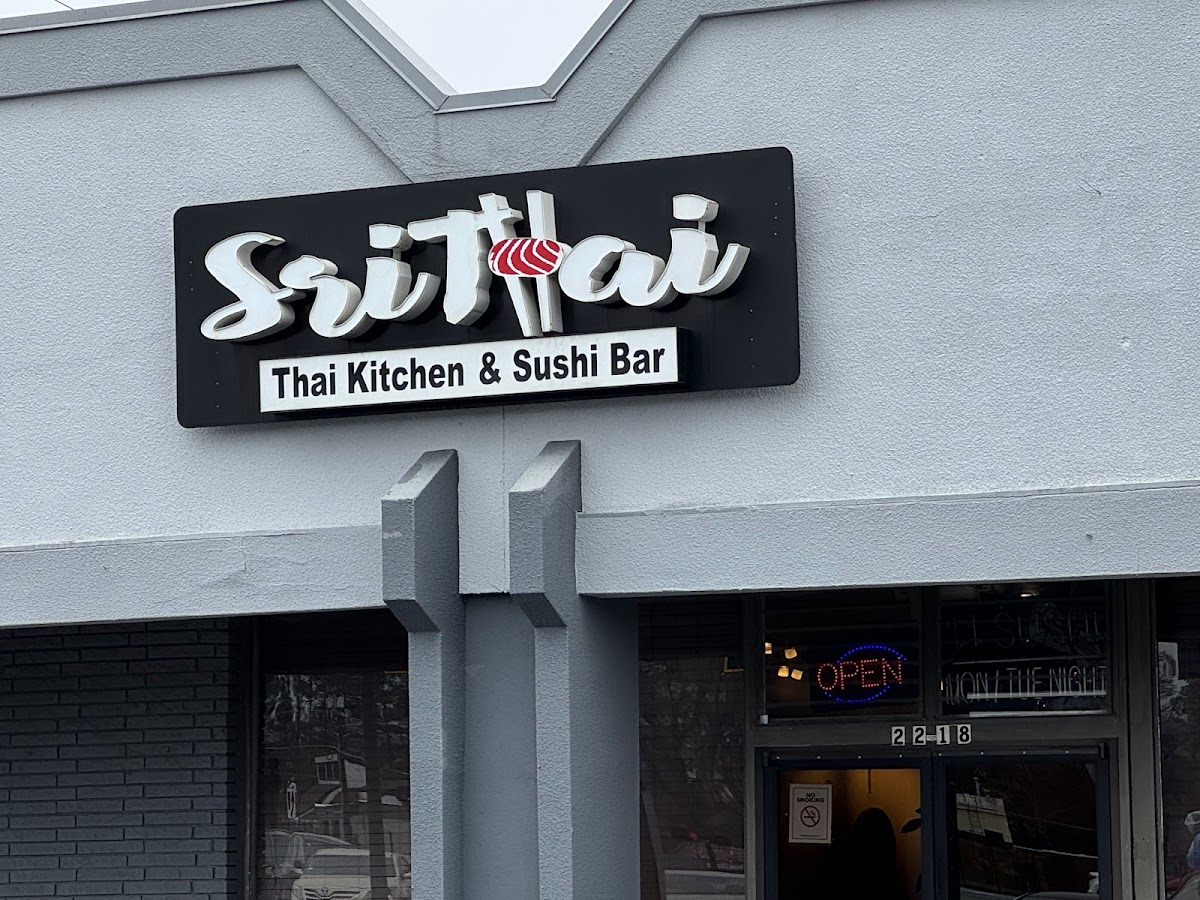 Srithai: Thai Kitchen & Sushi Bar