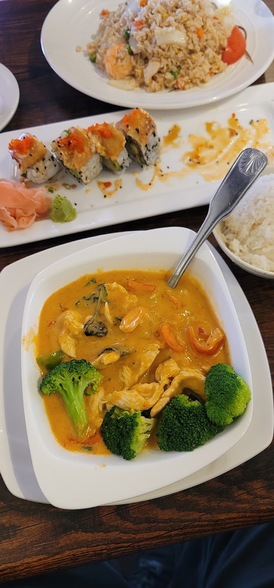 Srithai: Thai Kitchen & Sushi Bar-9