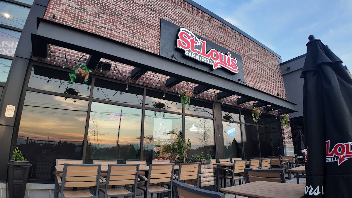 St. Louis Bar & Grill