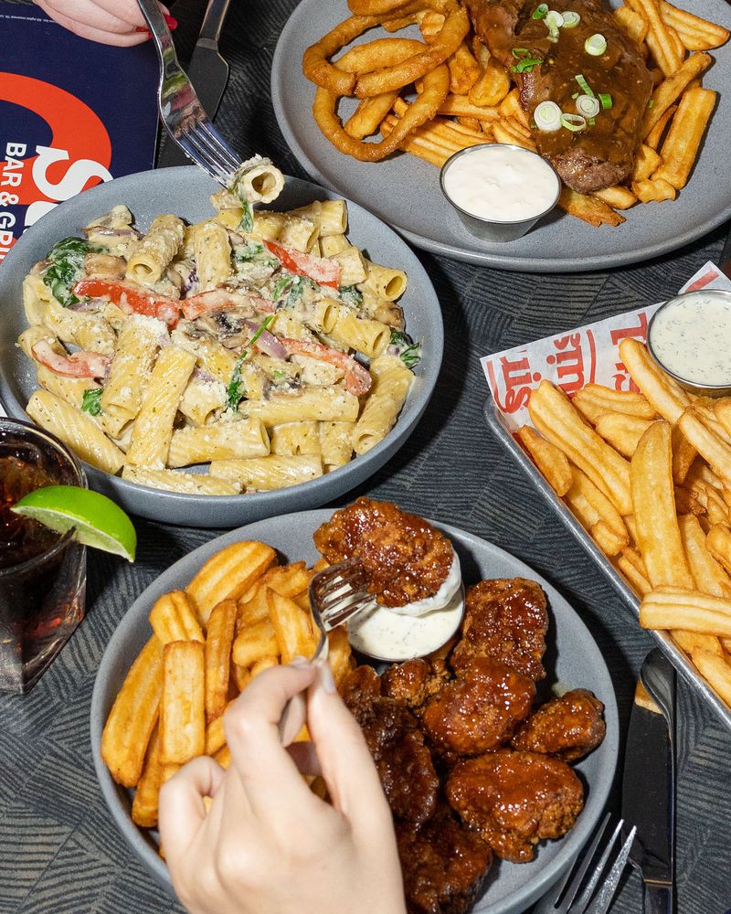 St. Louis Bar & Grill-4