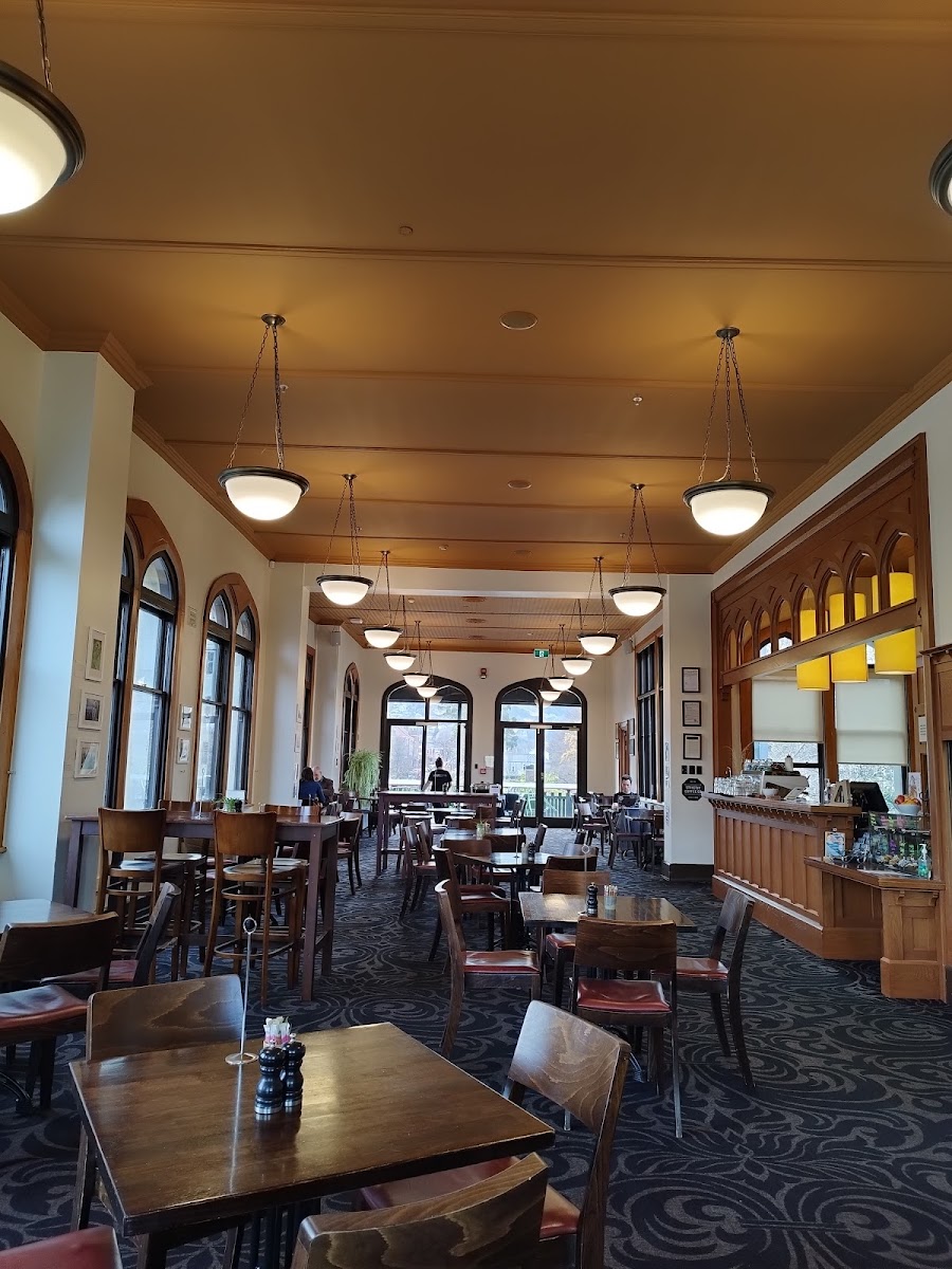 Staff Club Café & Buffet Restaurant-3