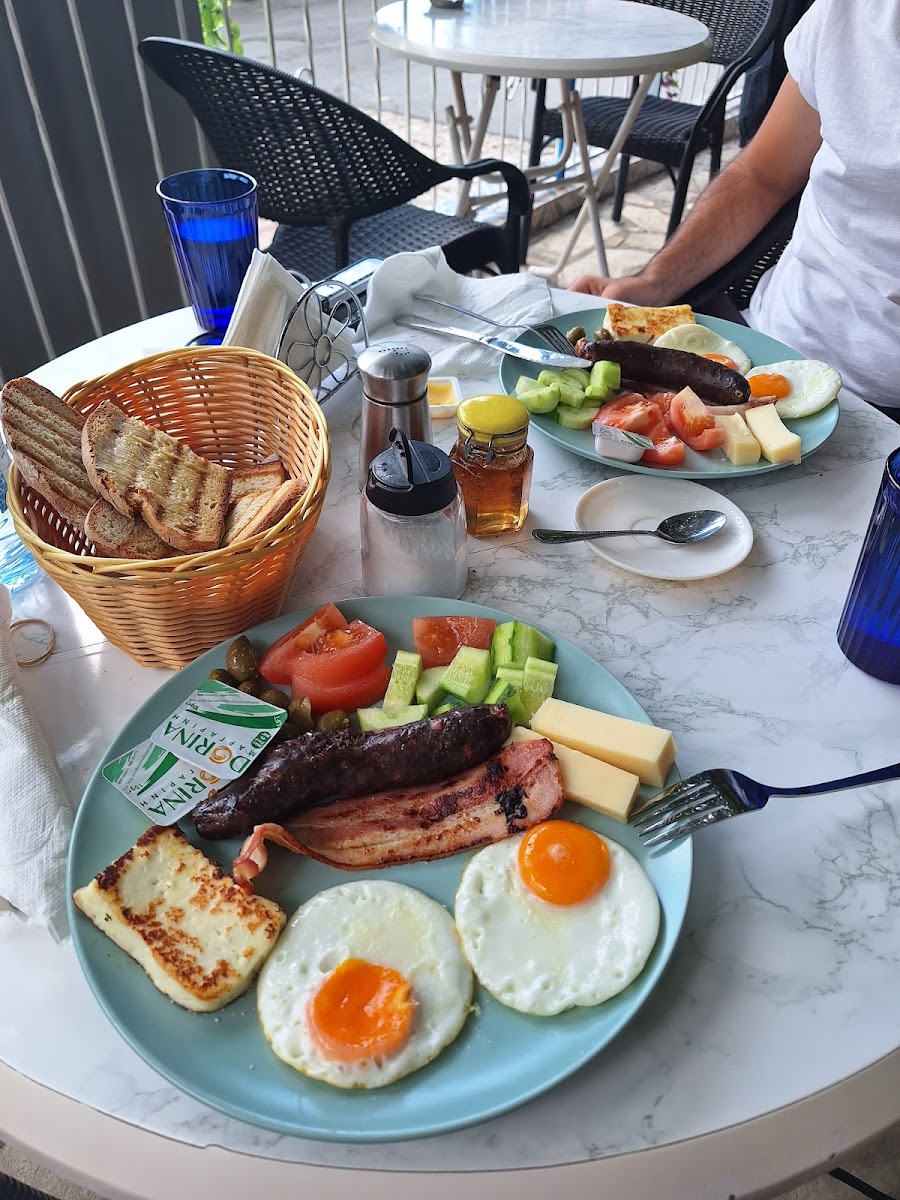 Stafilaris Coffee Shop-2