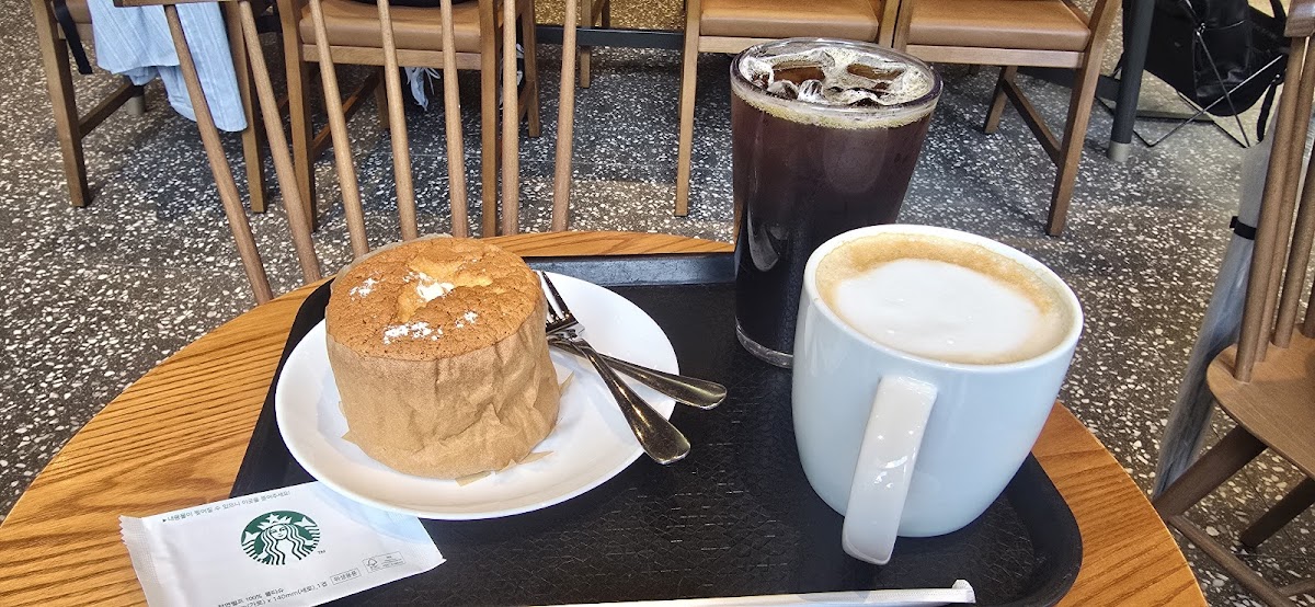 Starbucks Chungjeong Tower-2