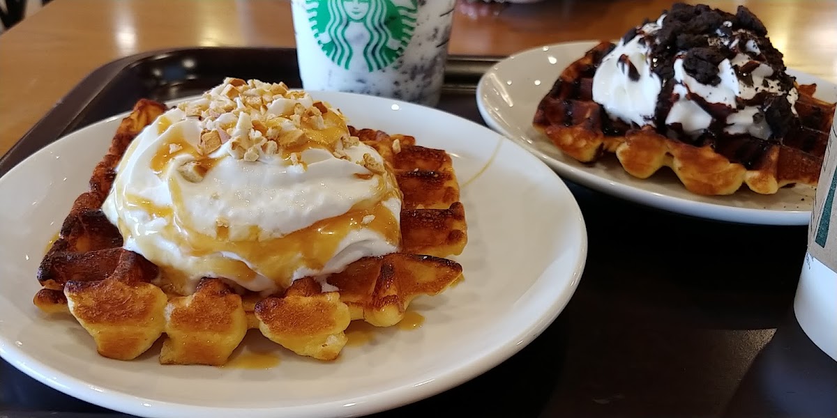 Starbucks Coffee - Tsutaya Fukuchiyama-8