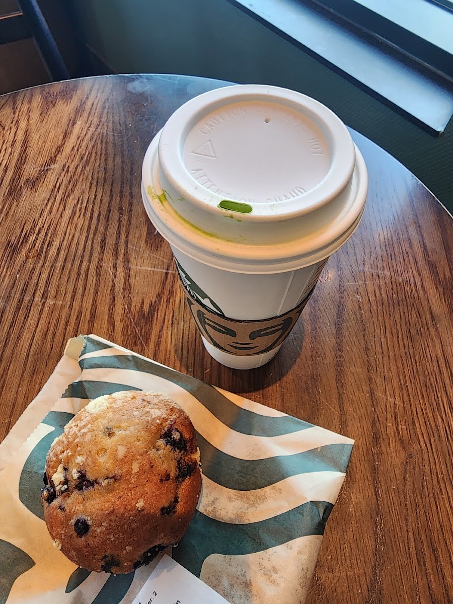 Starbucks (Crossroads Centre)-2