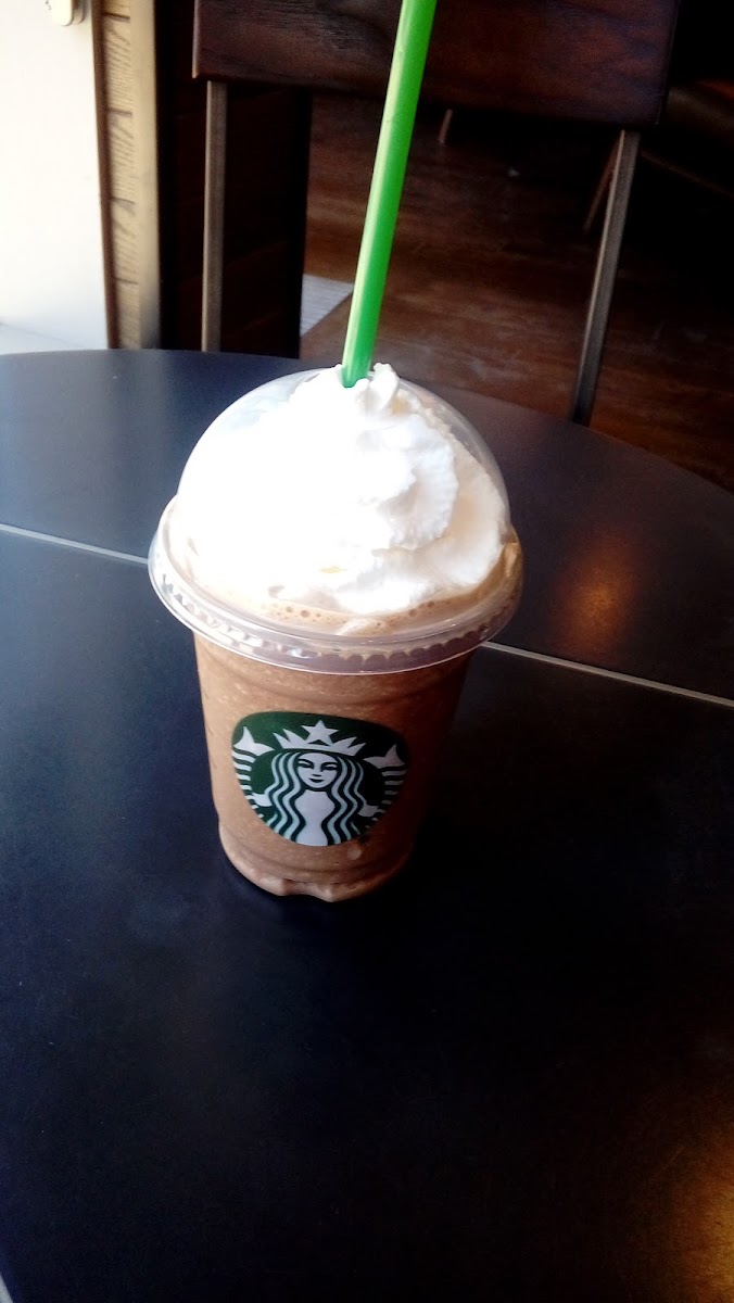 Starbucks King & Peter-8