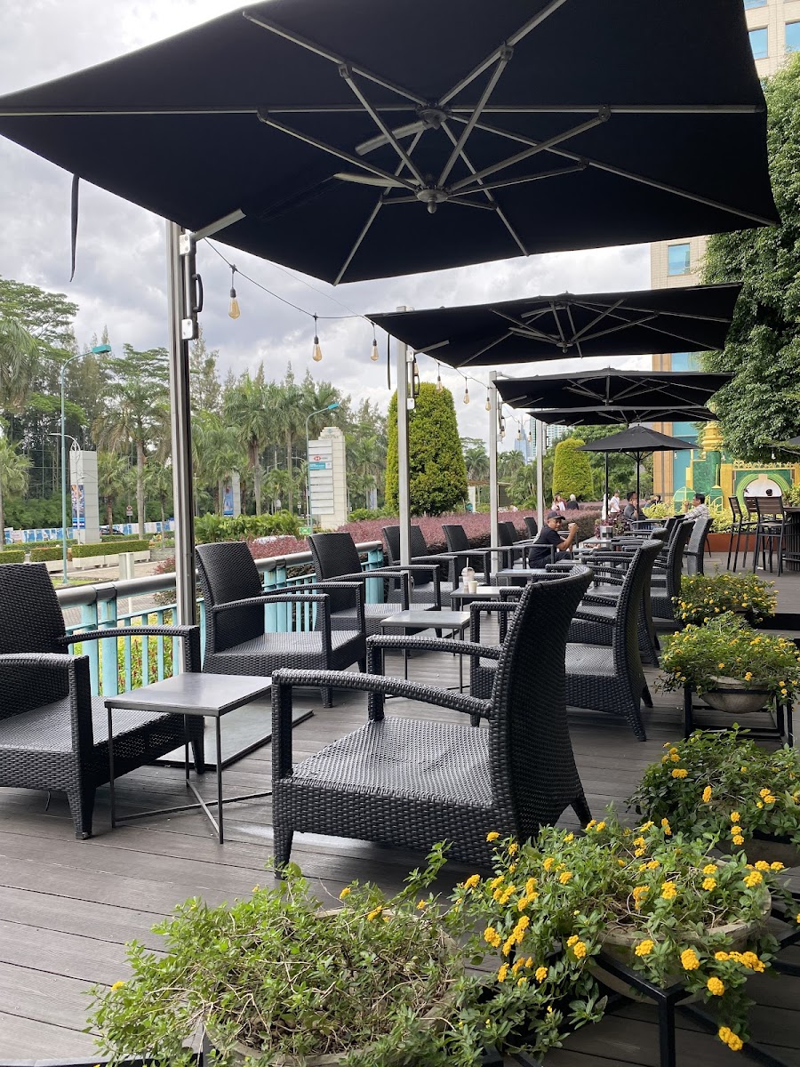 Starbucks Reserve Plaza Senayan