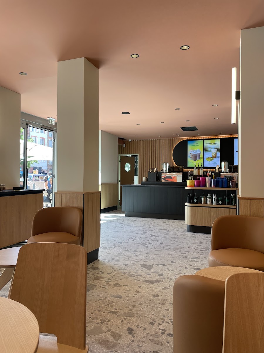 Starbucks Toulouse Palais-3