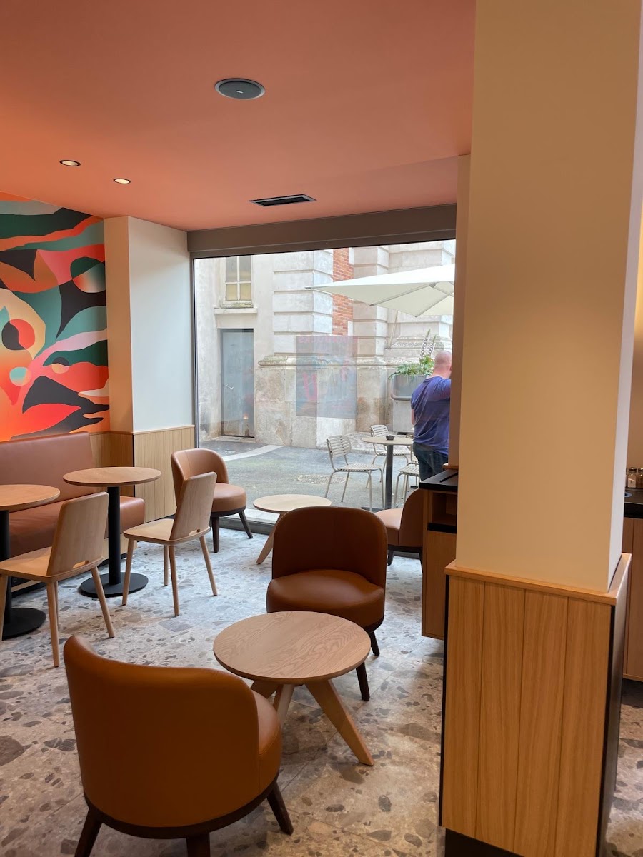 Starbucks Toulouse Palais-4