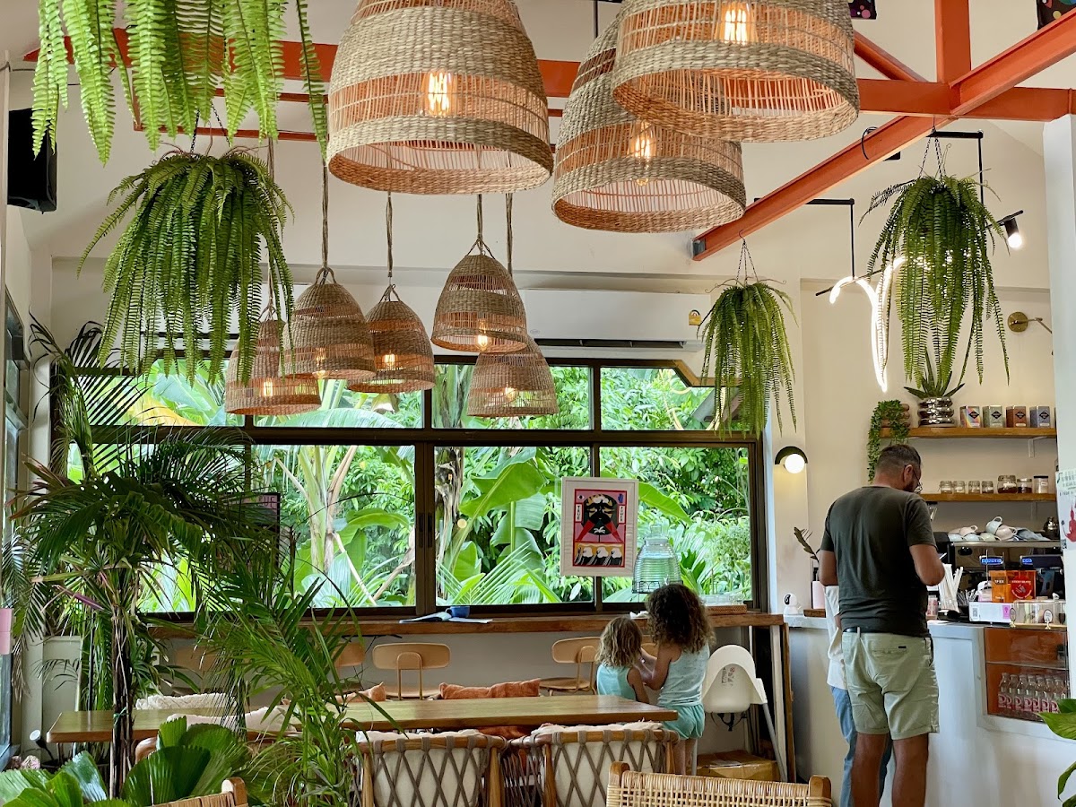 Sticky Island Cafe