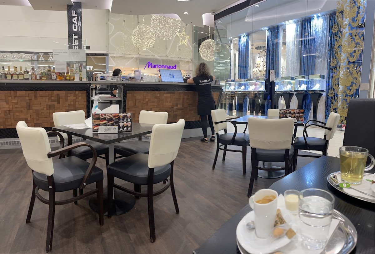 Street Café