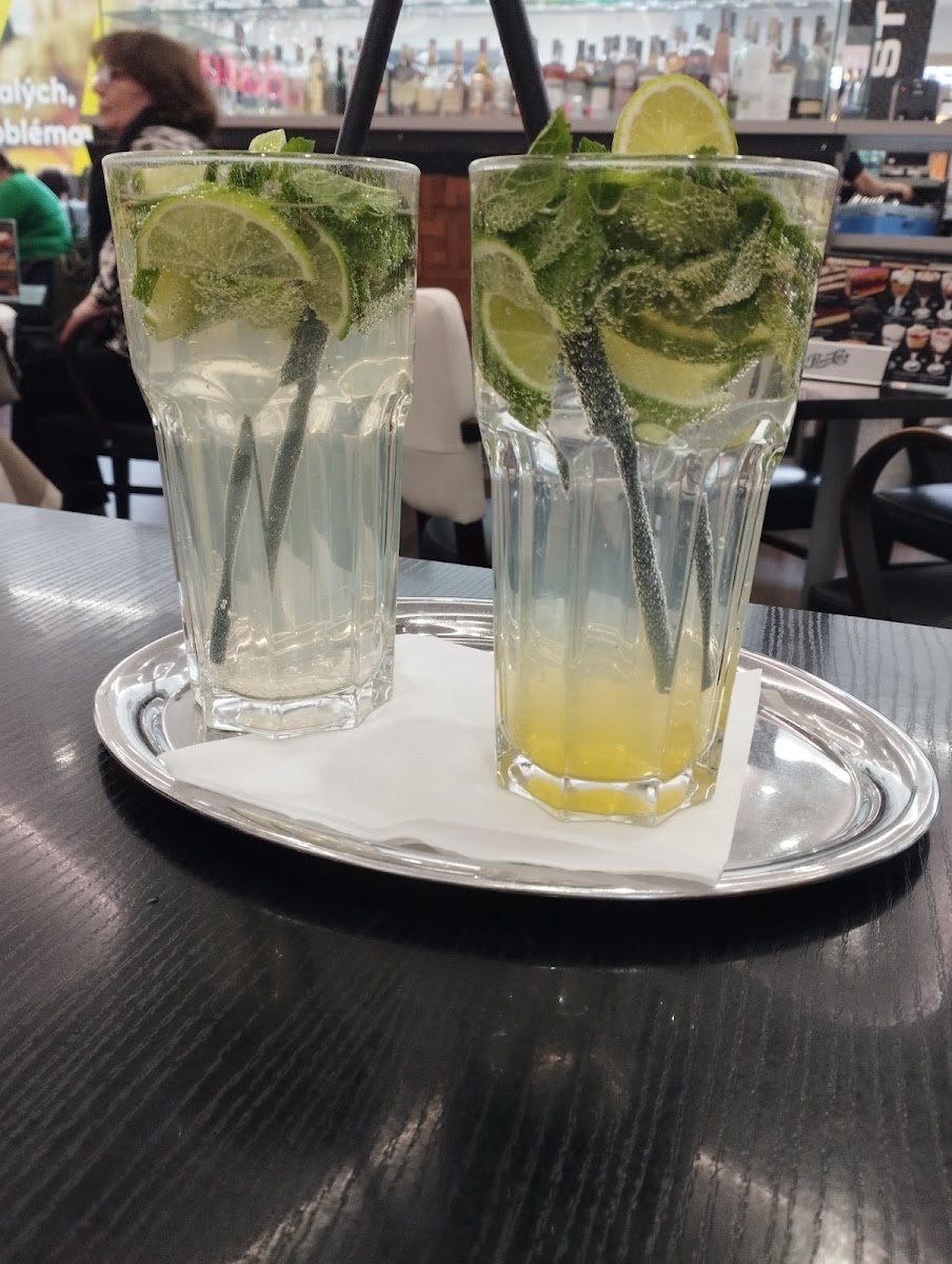 Street Café-4