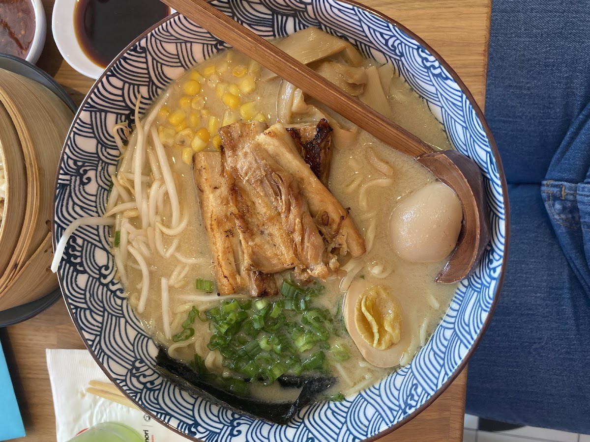 Sumo Ramen & Bar-4